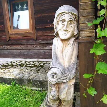 Lodge Starovitska Hata - Ethno-cottage & Veranda - Verkhovyna