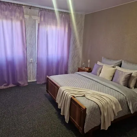 Starovitska Hata - Ethno-cottage & Veranda - Lodge *